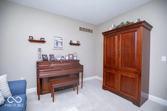 $439,000 | 960 Buena Vista Drive, Brownstown, IN 47220