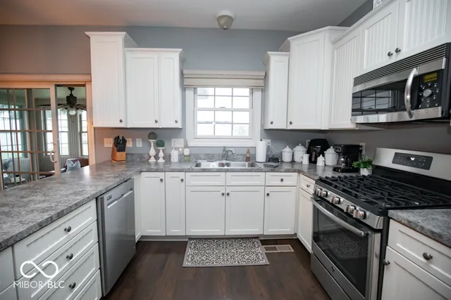 $439,000 | 960 Buena Vista Drive, Brownstown, IN 47220