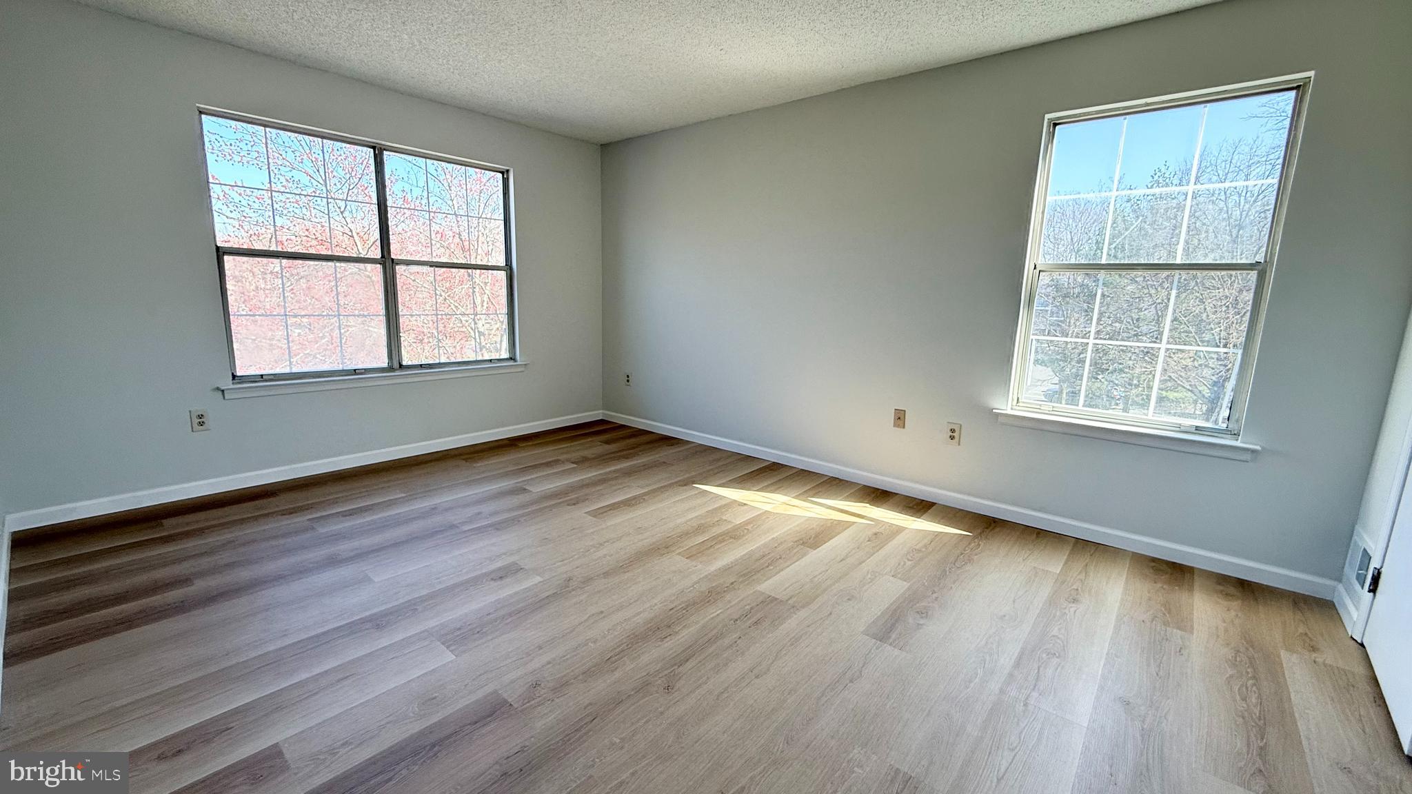 70 Juniper Way Hamilton, NJ 08619 - Photo 10 of 17