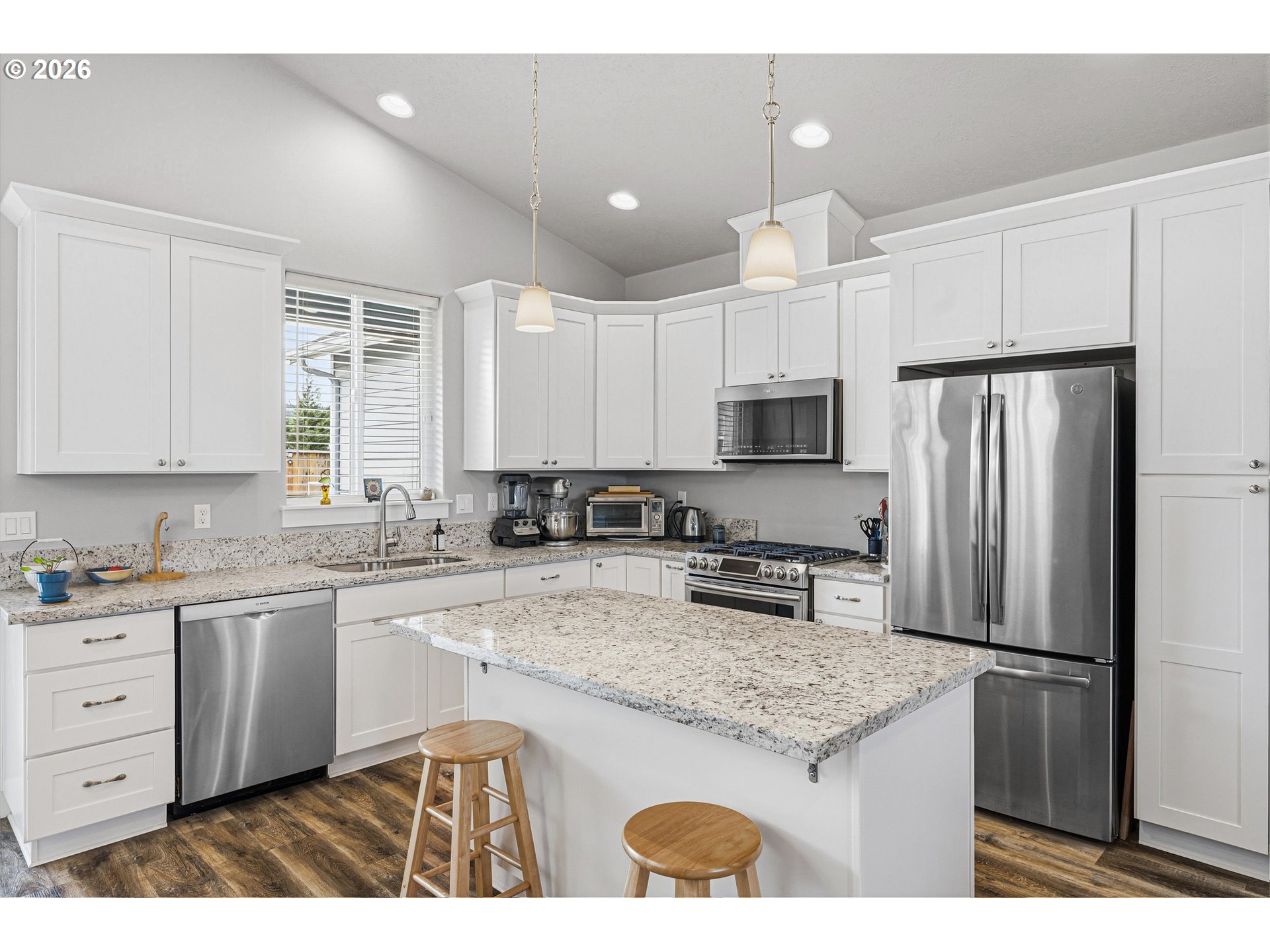 411 Southwest Oregon Falls Drive Dallas, OR 97338 - Photo 14 of 32