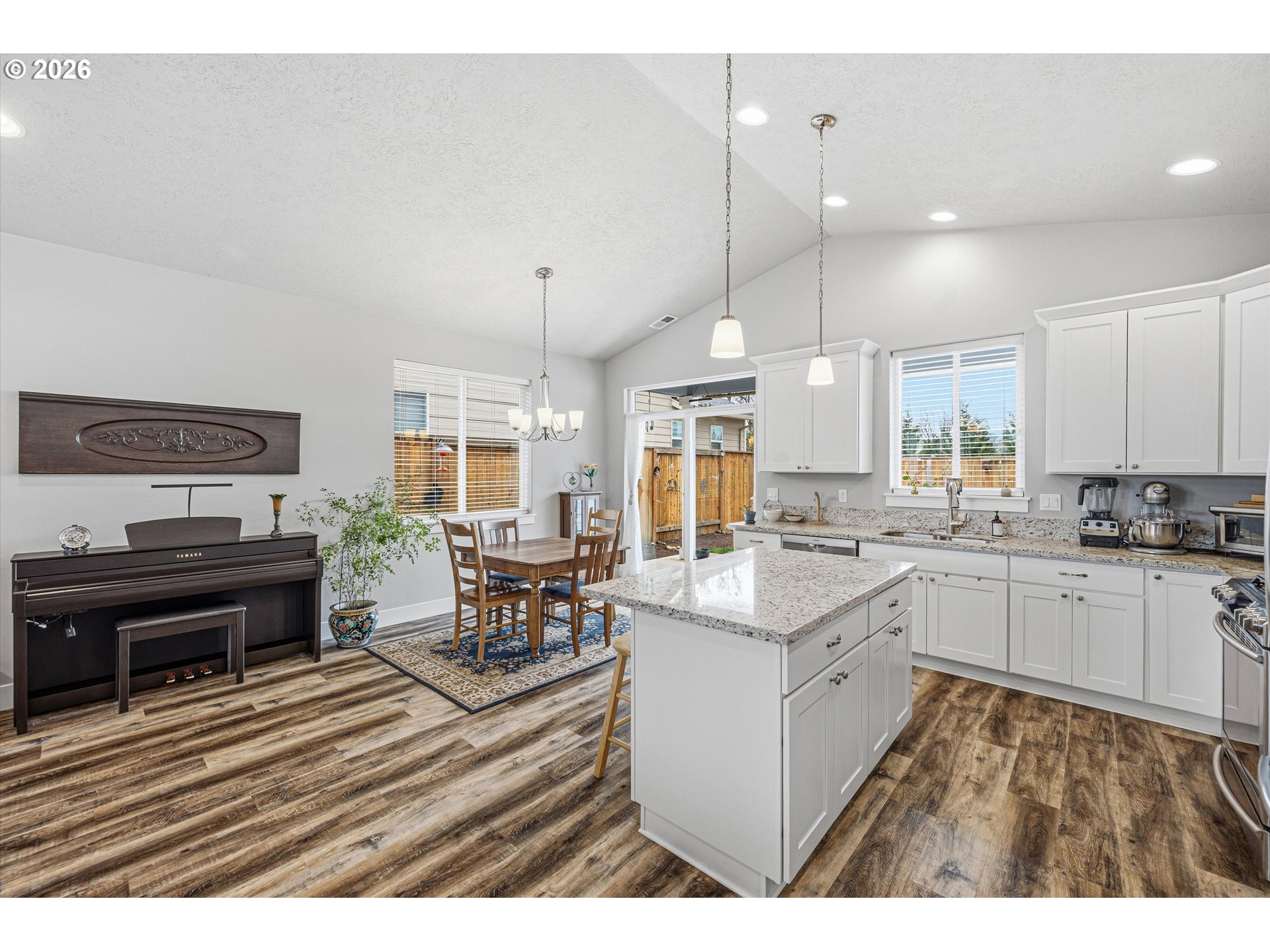 411 Southwest Oregon Falls Drive Dallas, OR 97338 - Photo 18 of 32