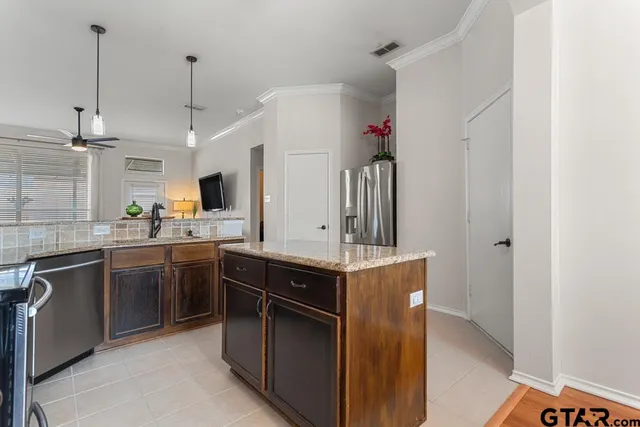 $314,999 | 916 Pam Drive, Tyler, TX 75703