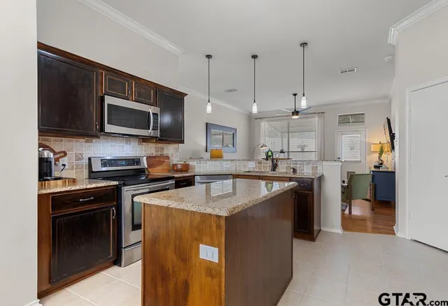 $314,999 | 916 Pam Drive, Tyler, TX 75703