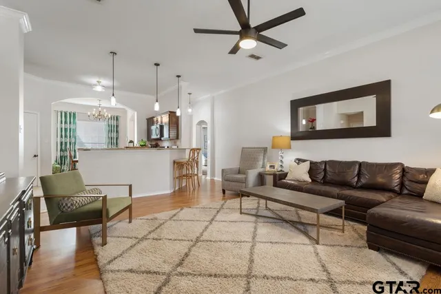 $314,999 | 916 Pam Drive, Tyler, TX 75703