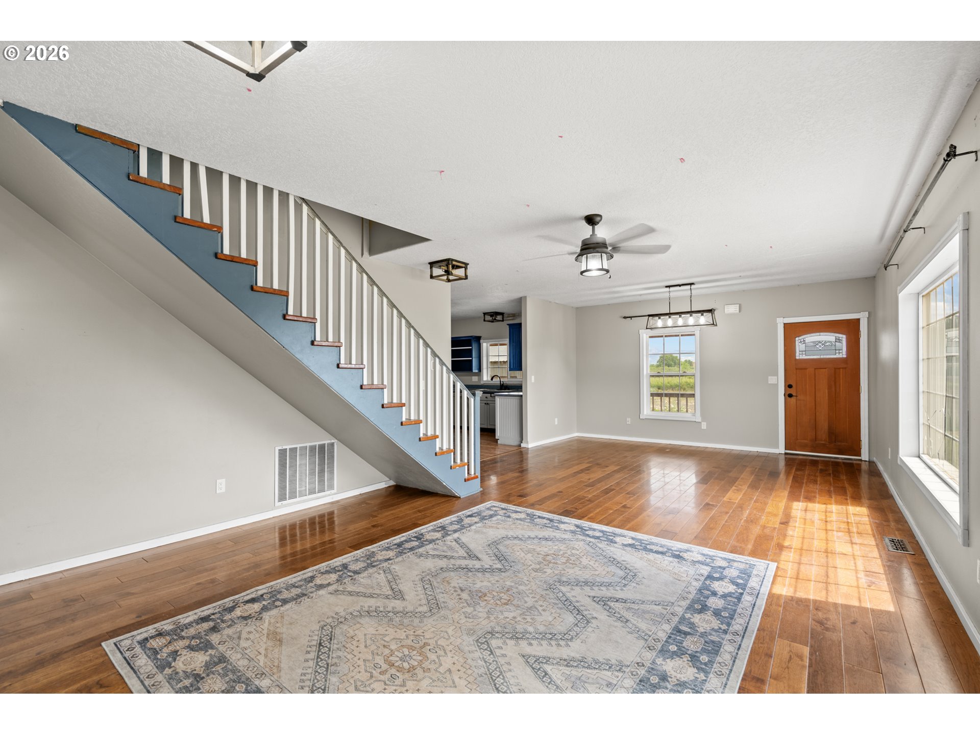 53671 Appleton Road Milton Freewater, OR 97862 - Photo 10 of 39 Living Room