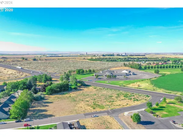 $449,900 | 810 Evelyn (lot 1) Street, Unit 1, Hermiston, OR 97838