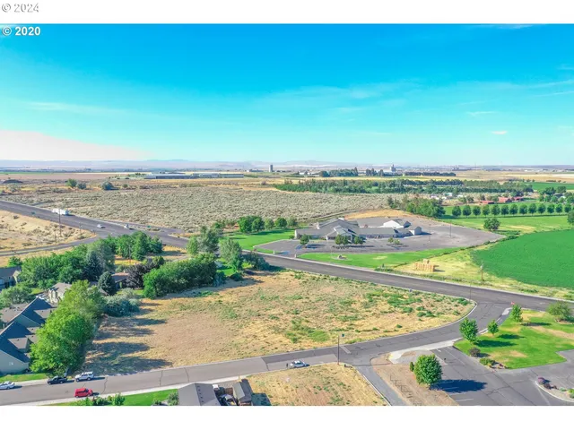 $449,900 | 810 Evelyn (lot 1) Street, Unit 1, Hermiston, OR 97838