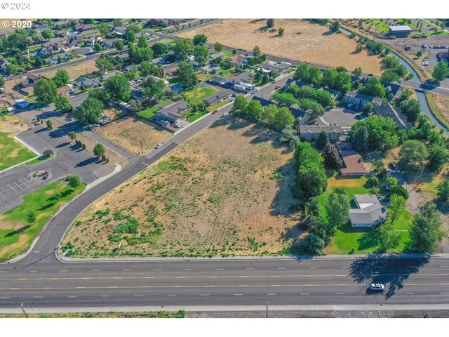 $449,900 | 810 Evelyn (lot 1) Street, Unit 1, Hermiston, OR 97838
