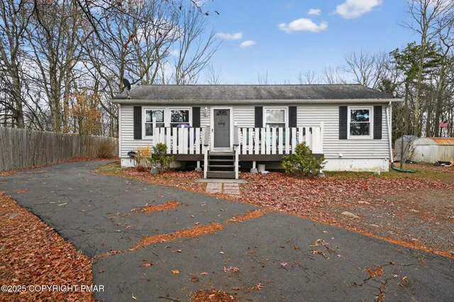 $165,000 | 248 Well Road, Greeley, PA 18425