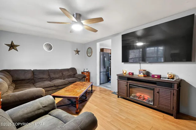 $165,000 | 248 Well Road, Greeley, PA 18425