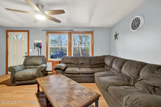 $165,000 | 248 Well Road, Greeley, PA 18425