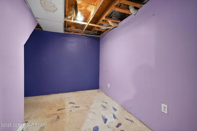 $165,000 | 248 Well Road, Greeley, PA 18425