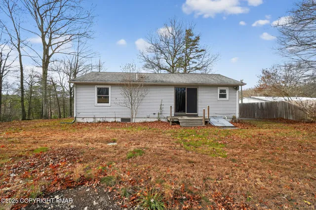 $165,000 | 248 Well Road, Greeley, PA 18425