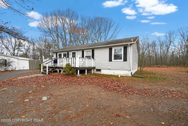 $165,000 | 248 Well Road, Greeley, PA 18425