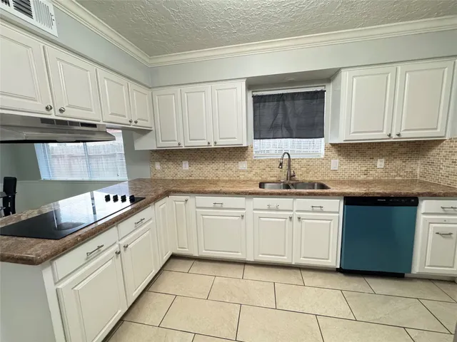 $2,200 | 9006 Covent Garden Street, Houston, TX 77031