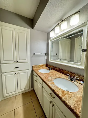 $2,200 | 9006 Covent Garden Street, Houston, TX 77031