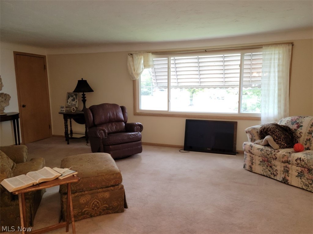6286 Stanbury Road Parma, OH 44129 - Photo 11 of 20