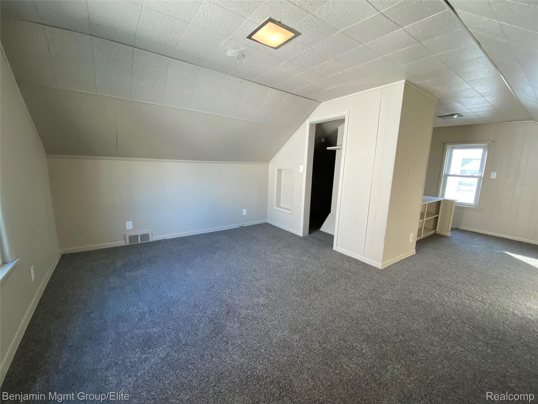 22812 Roxana Avenue Eastpointe, MI 48021 - Photo 13 of 15 IMG_2225.JPG