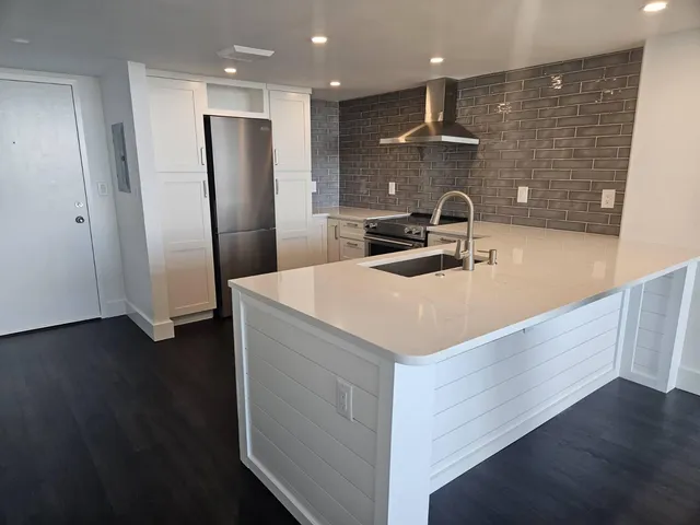 $1,995 | 14 Lockwood Drive, Unit 5K, Charleston, SC 29401