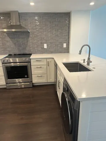 $1,995 | 14 Lockwood Drive, Unit 5K, Charleston, SC 29401