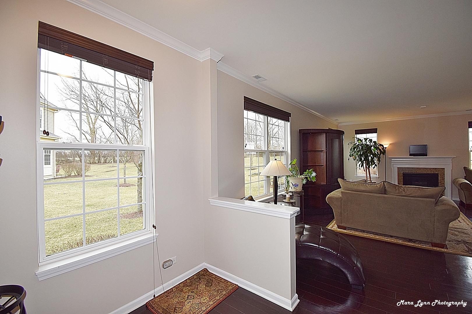 2872 Church Road Aurora, IL 60502 - Photo 13 of 38 a view of a livingroom with furniture window and wooden floor