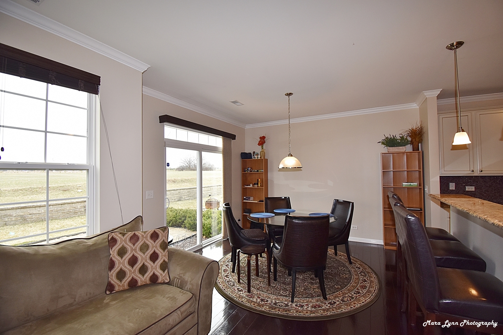 2872 Church Road Aurora, IL 60502 - Photo 18 of 38 a living room with furniture and a large window