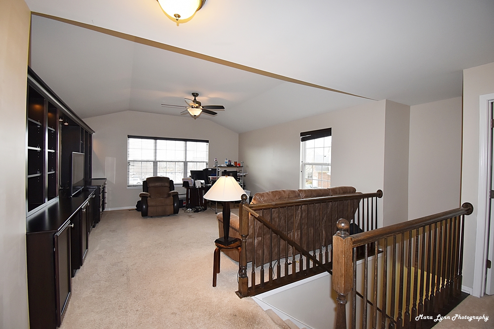2872 Church Road Aurora, IL 60502 - Photo 26 of 38 a living room with furniture and a window