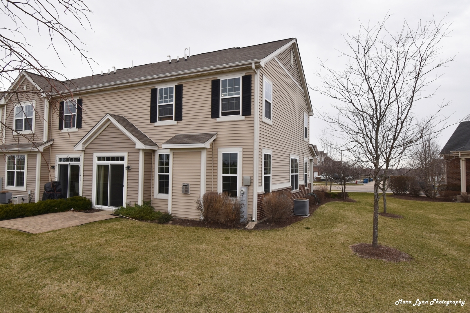 2872 Church Road Aurora, IL 60502 - Photo 5 of 38 a view of a house with a yard