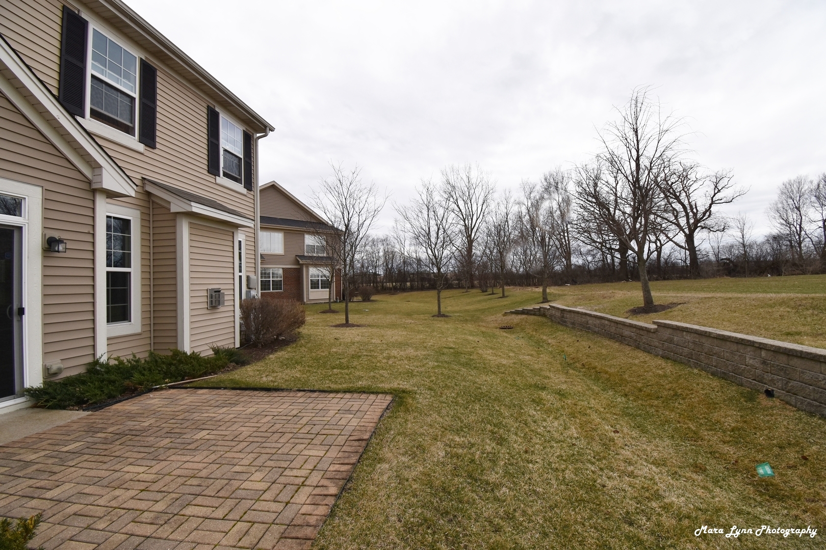 2872 Church Road Aurora, IL 60502 - Photo 7 of 38 a view of a yard in front of a house