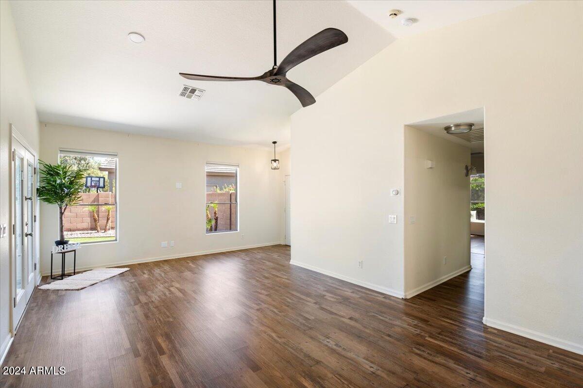 21752 North Braden Road Maricopa, AZ 85138 - Photo 5 of 31 05-Great room
