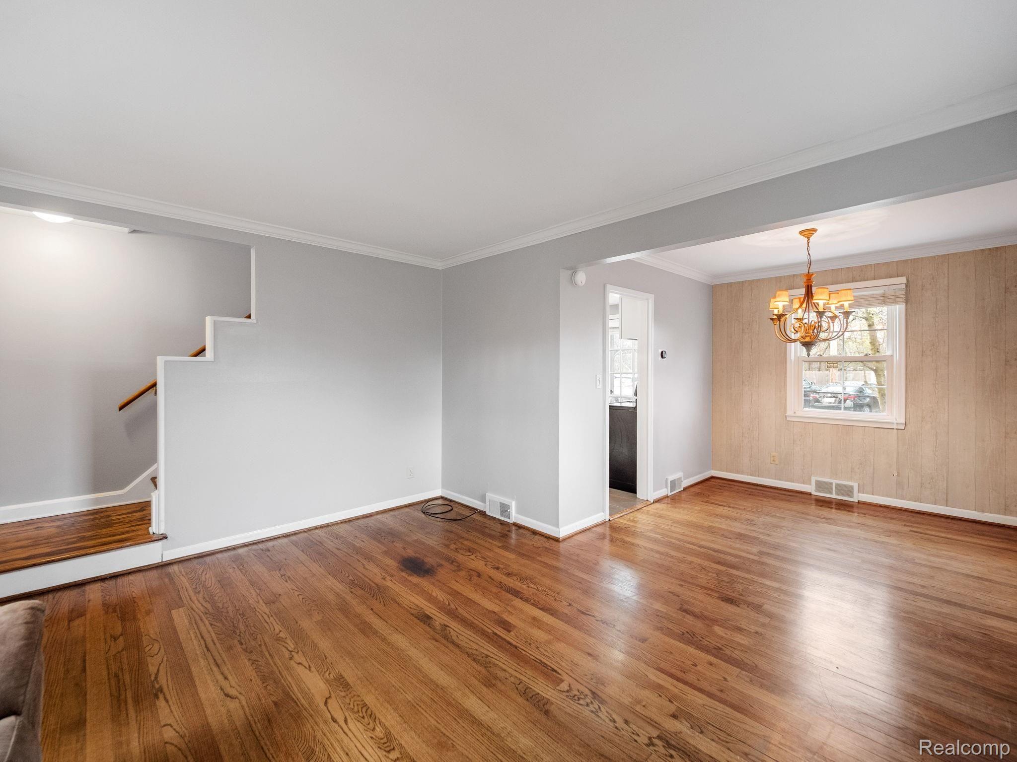 1768 Graefield Road, Unit 30 Birmingham, MI 48009 - Photo 9 of 32 P2488441.jpg