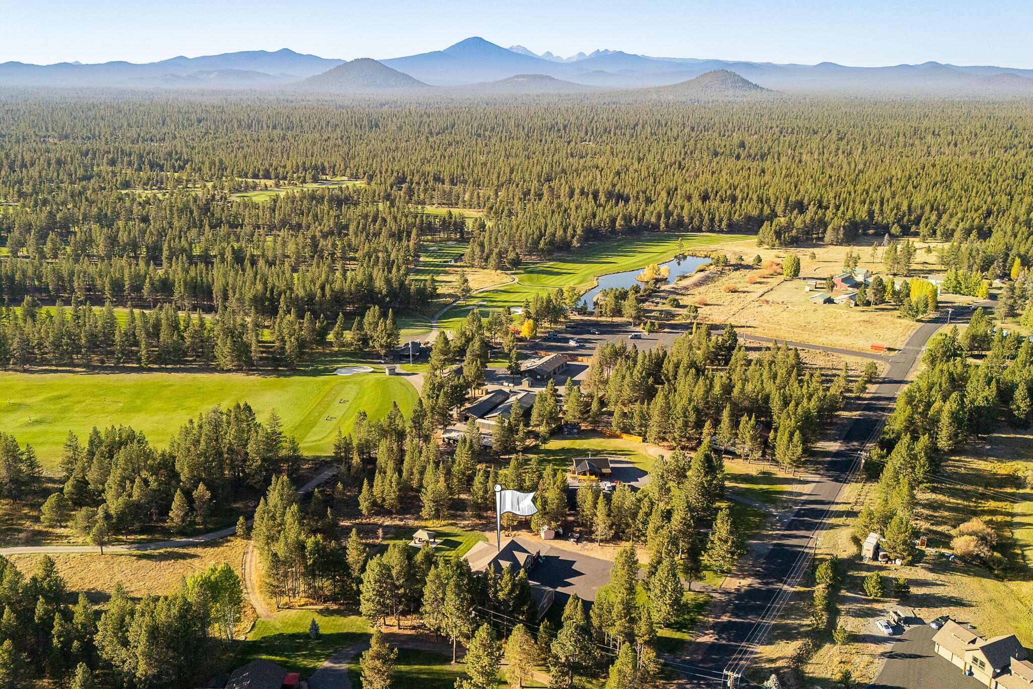 53845 Pine Grove Road La Pine, OR 97739 - Photo 49 of 53 Golf course, river, and mountains nearby
