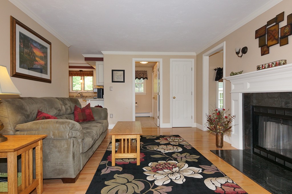 8 Yew Street Douglas, MA 01516 - Photo 12 of 30