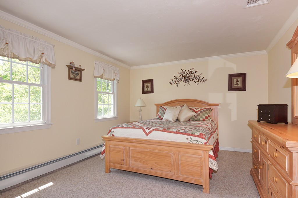 8 Yew Street Douglas, MA 01516 - Photo 23 of 30