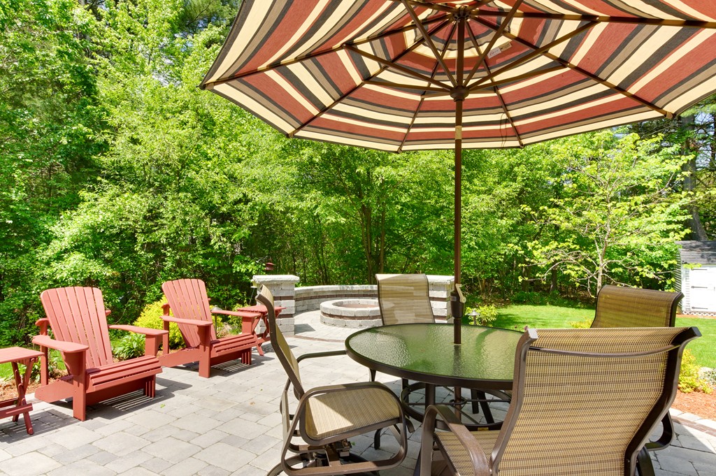 8 Yew Street Douglas, MA 01516 - Photo 3 of 30