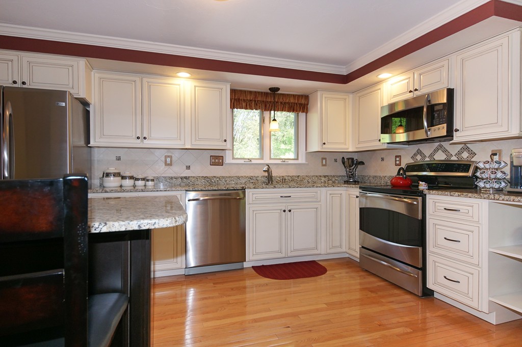 8 Yew Street Douglas, MA 01516 - Photo 8 of 30