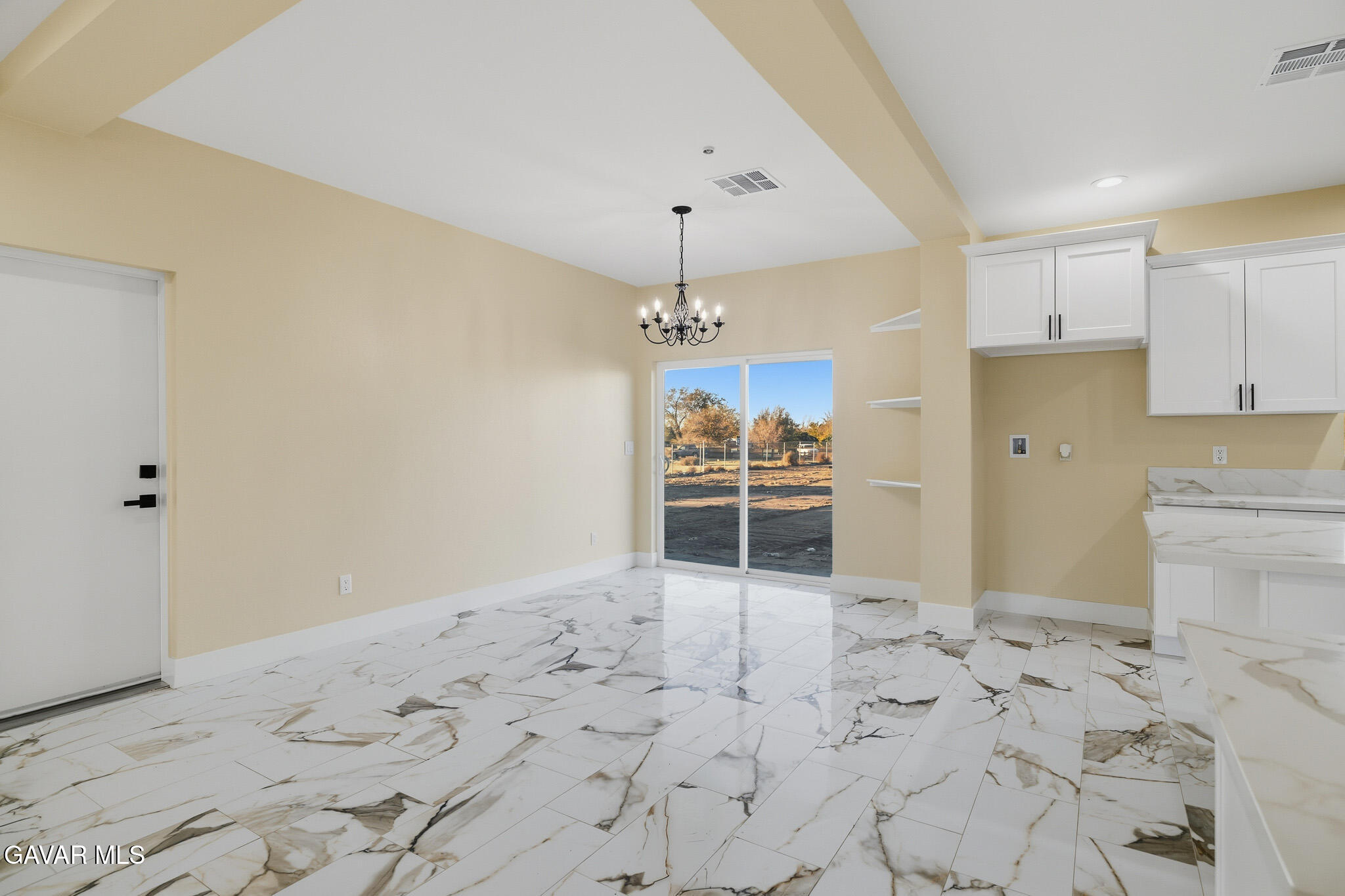 10347 East Ave R 12 Littlerock, CA 93543 - Photo 4 of 32 Dining Area