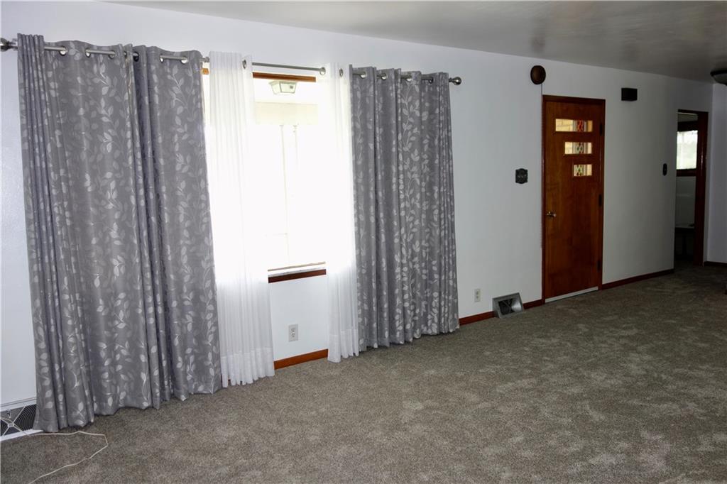 865 Davis School Road Washington, PA 15301 - Photo 3 of 24 Gallery Image 3