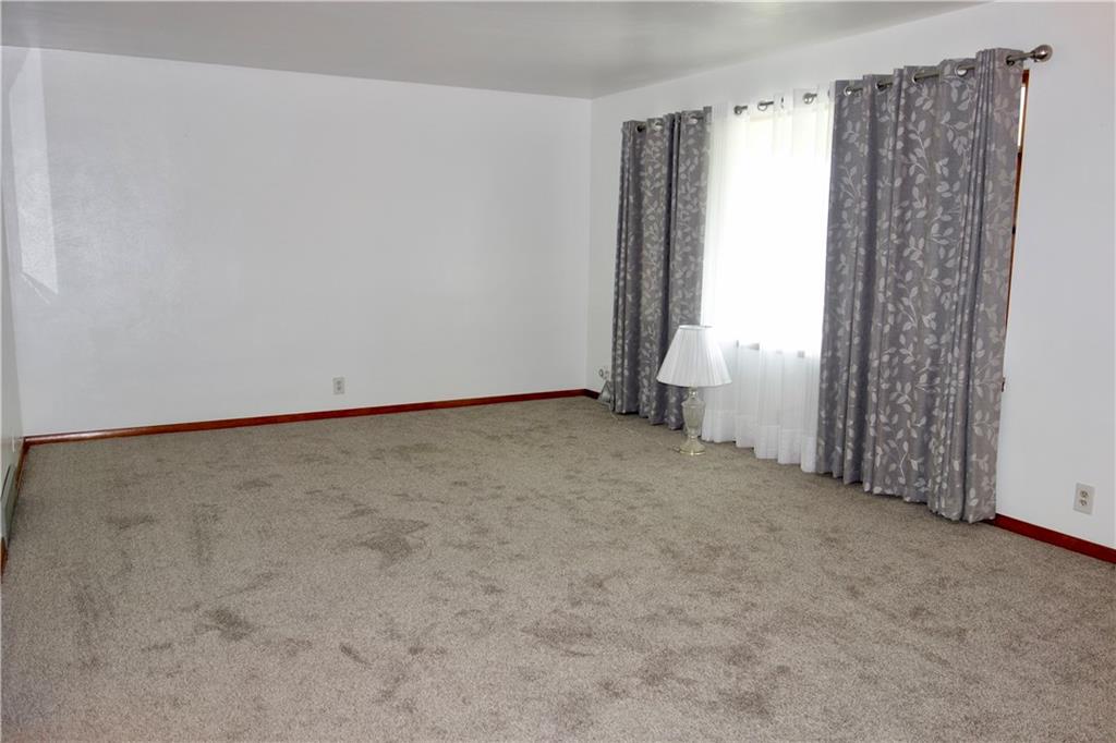 865 Davis School Road Washington, PA 15301 - Photo 4 of 24 Gallery Image 4