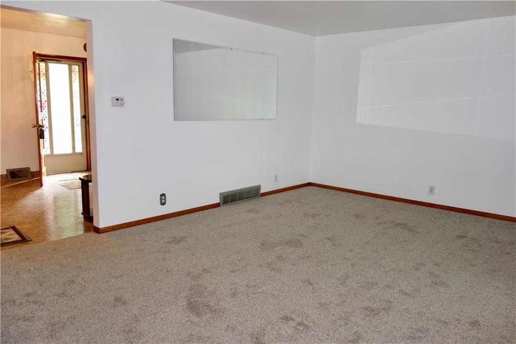 865 Davis School Road Washington, PA 15301 - Photo 5 of 24 Gallery Image 5