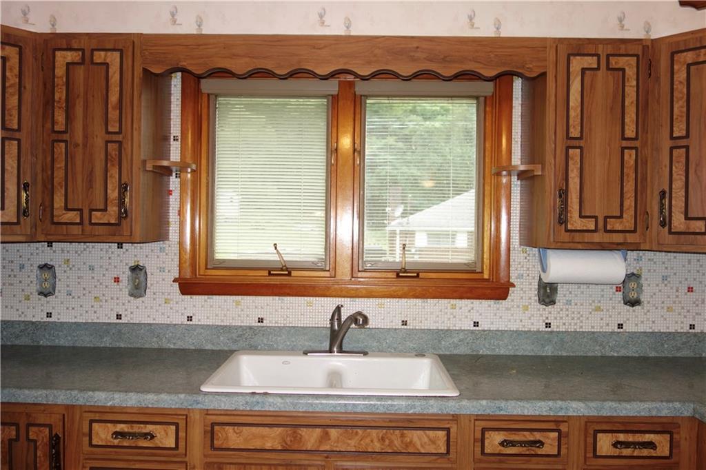 865 Davis School Road Washington, PA 15301 - Photo 9 of 24 Gallery Image 9