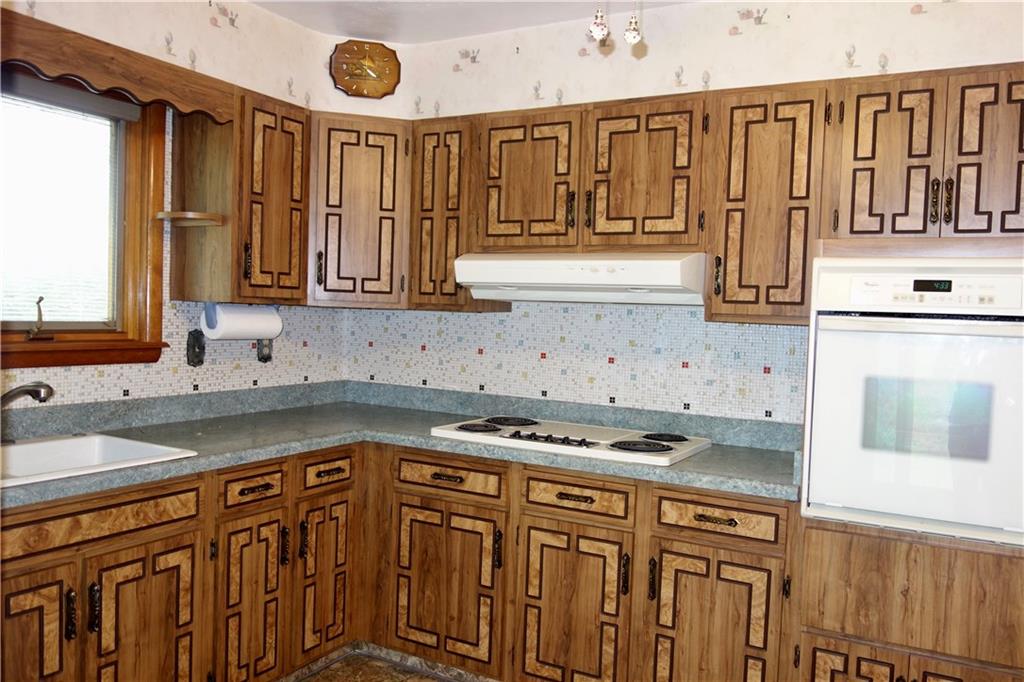 865 Davis School Road Washington, PA 15301 - Photo 10 of 24 Gallery Image 10