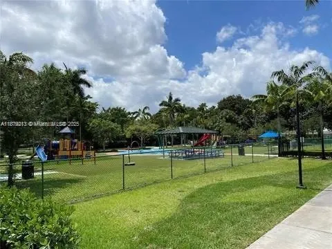 a picture of floor with a white wall