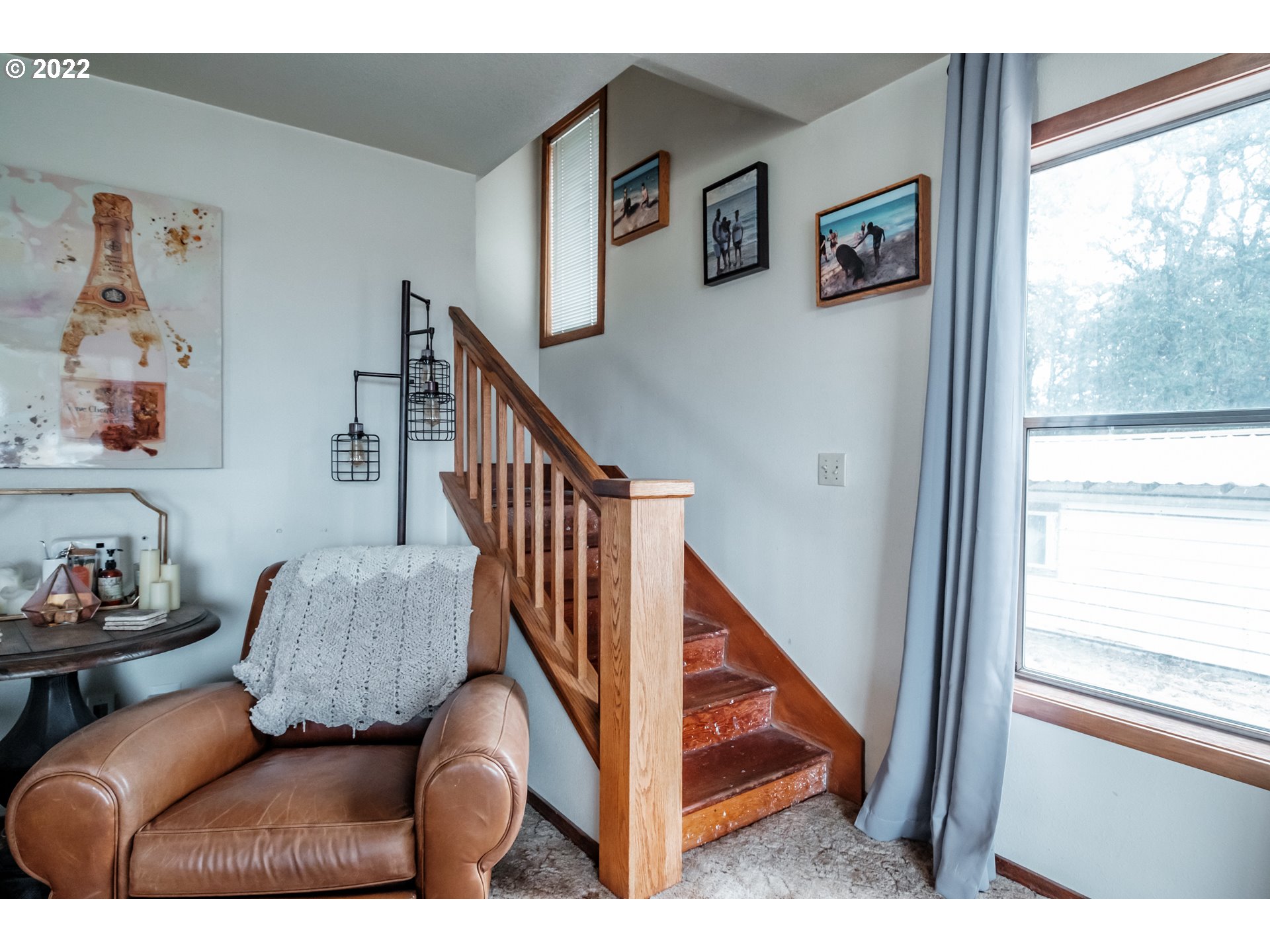 22141 Powerline Road Harrisburg, OR 97446 - Photo 10 of 27 Staircase