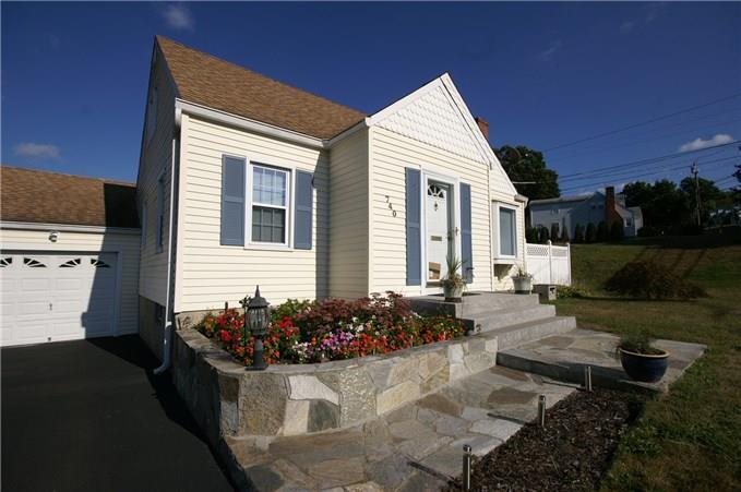 740 Old Town Road Trumbull, CT 06611 - Photo 1 of 1 Gallery Image 1