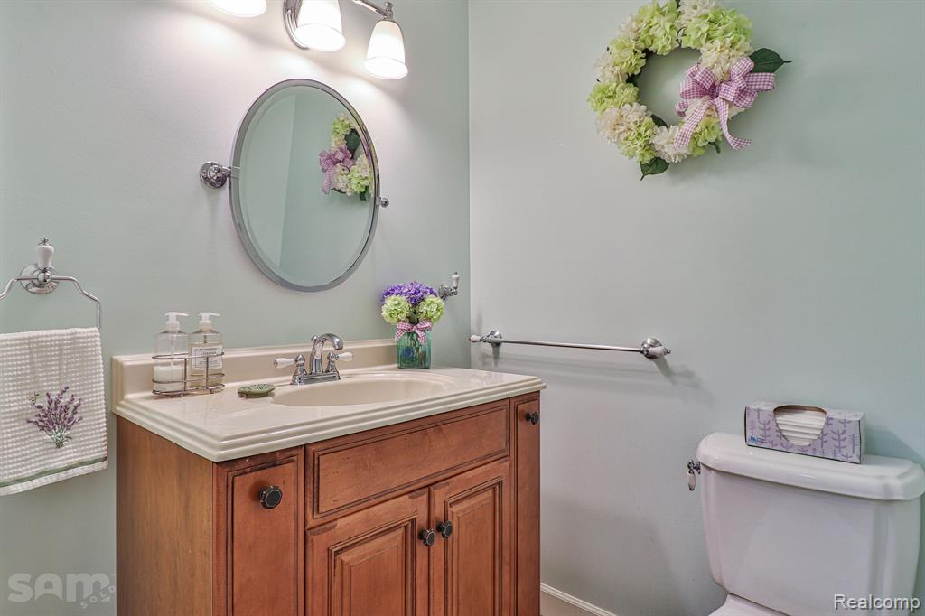 1243 Shenandoah Drive Rochester Hills, MI 48306 - Photo 13 of 40