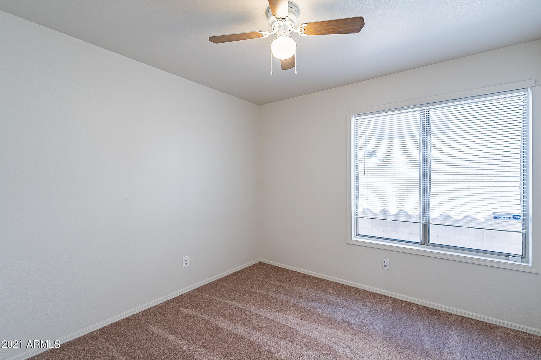 7035 West Phelps Road Peoria, AZ 85382 - Photo 24 of 32 Phelps-23