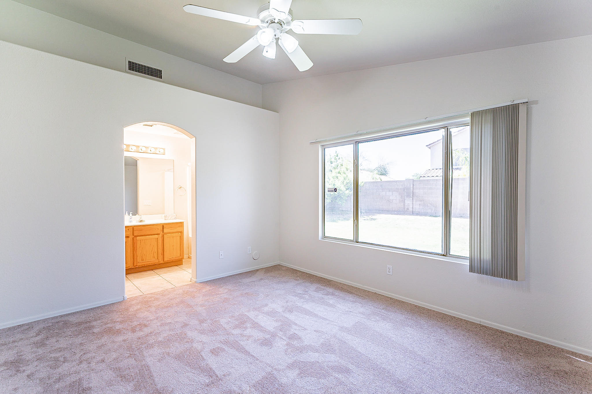 7035 West Phelps Road Peoria, AZ 85382 - Photo 5 of 32 Phelps-16