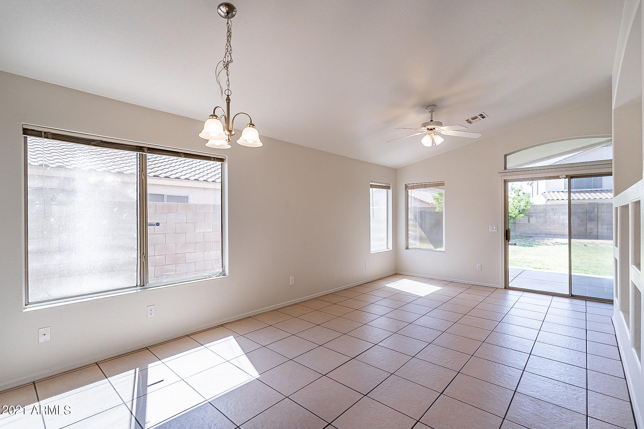 7035 West Phelps Road Peoria, AZ 85382 - Photo 8 of 32 Phelps-6