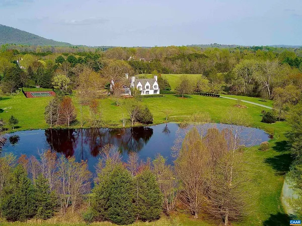 an aerial view of a yard